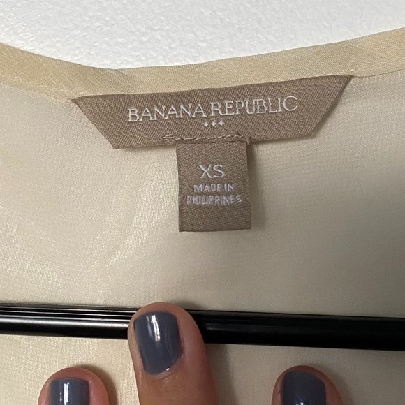 Banana Republic Pleated Shirt - Picture 4 of 4